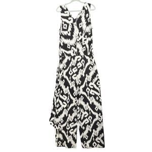 Chico's Sleeveless Ikat Jumpsuit Womens Sz 2 US L Black White Geometric V-Neck